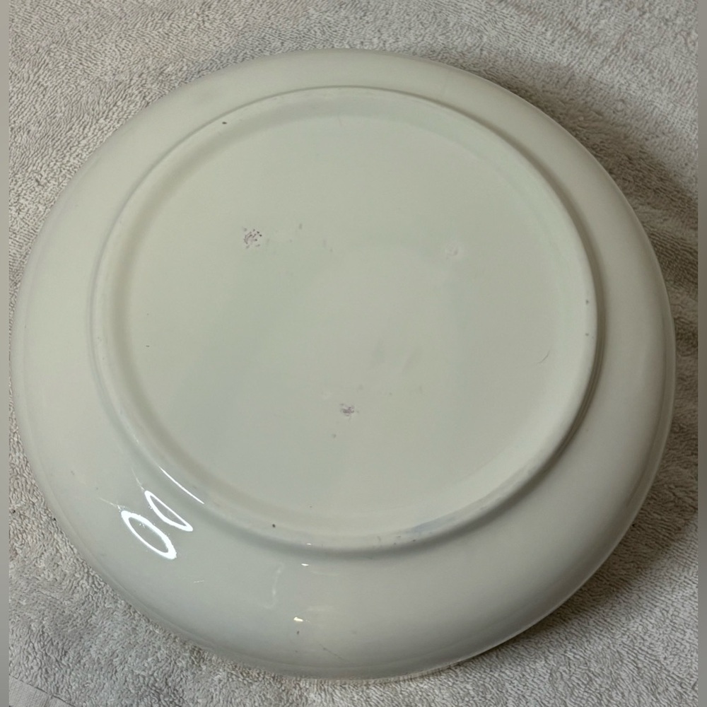 Vintage Hall China Crestware 10" Serving Bowl in Ivory Porcelain with Gold Trim - Picture 4 of 4